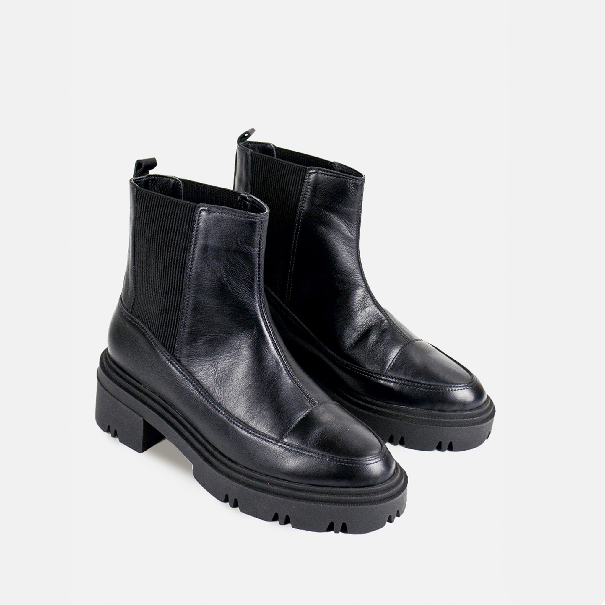 Bota Chunky em Couro Preto