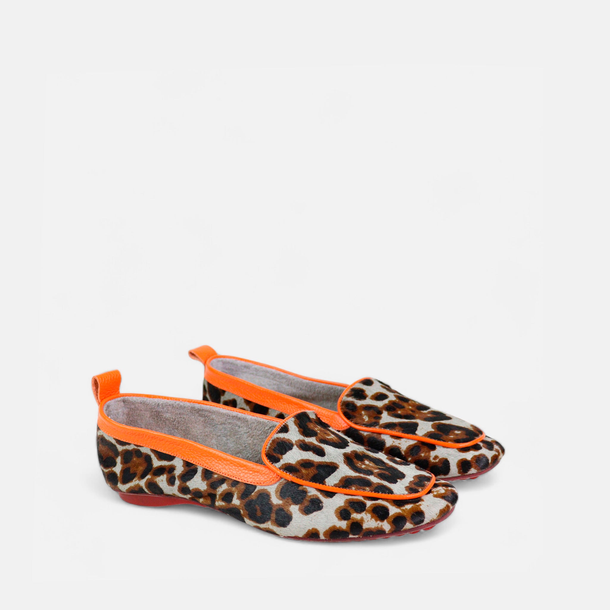 #cor_Animal print cinza